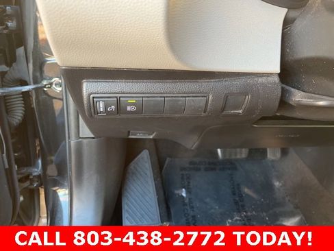 Used 2022 Toyota Corolla LE image 27