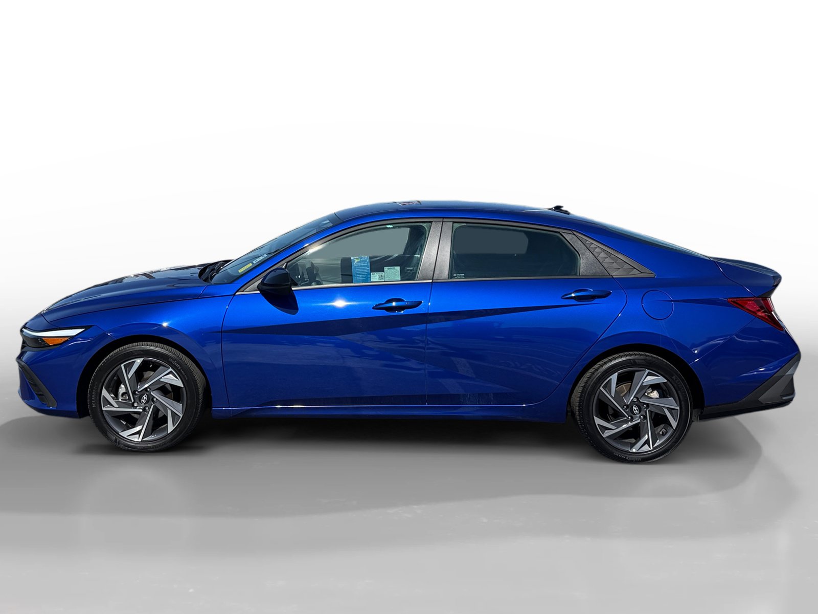Certified 2025 Hyundai Elantra Sport FWD image 2