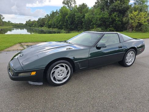 Used 1995 Chevrolet Corvette Coupe image 2