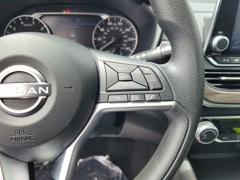 Used 2024 Nissan Altima 2.5 SV FWD image 21
