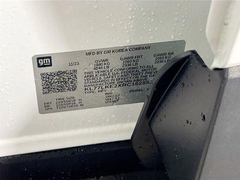 Used 2024 Chevrolet Trax ACTIV w/ Sunroof Package FWD image 28