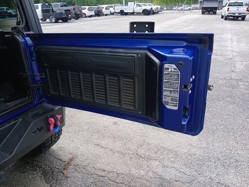 Used 2018 Jeep Wrangler Sport AWD/4WD image 14