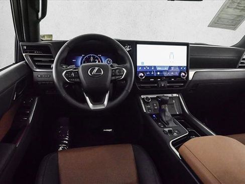 Used 2025 Lexus GX 550 w/ Accessory Package (2T) image 19