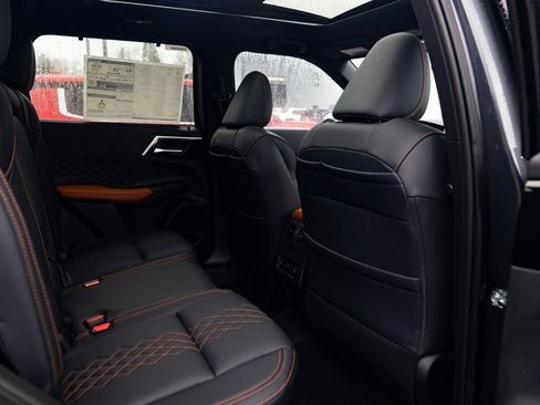 New 2025 Mitsubishi Outlander SEL image 24