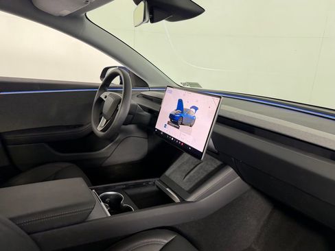 Used 2025 Tesla Model 3 Long Range image 28