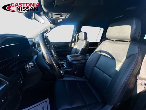 Used 2024 Chevrolet Suburban LT AWD/4WD image 29