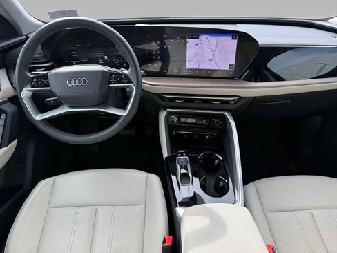 Certified 2025 Audi Q5 Premium w/ Convenience Package image 11