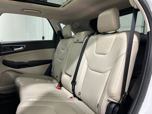 Used 2020 Ford Edge Titanium AWD/4WD image 31