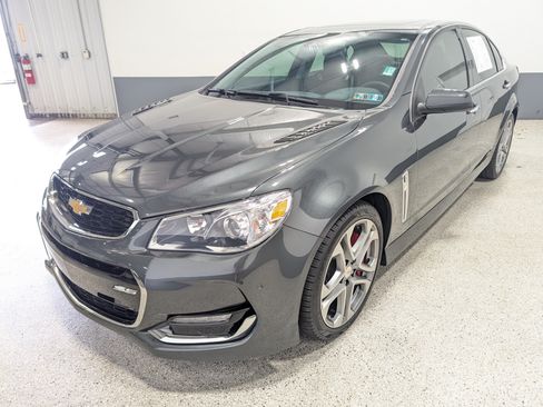 Used 2017 Chevrolet SS RWD image 7