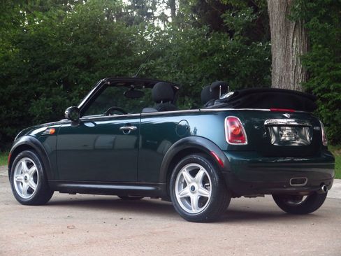 Used 2010 MINI Cooper Convertible FWD image 3