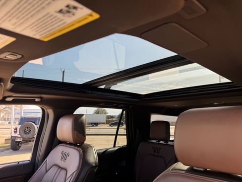 Used 2023 Ford Expedition Max King Ranch image 27