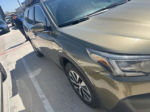 Used 2022 Subaru Outback Premium image 11