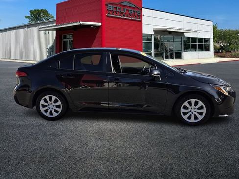 Used 2020 Toyota Corolla LE image 6