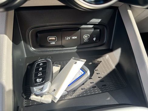 Certified 2026 Hyundai Venue SEL image 34