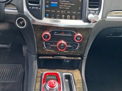 Used 2015 Chrysler 300 C RWD image 18