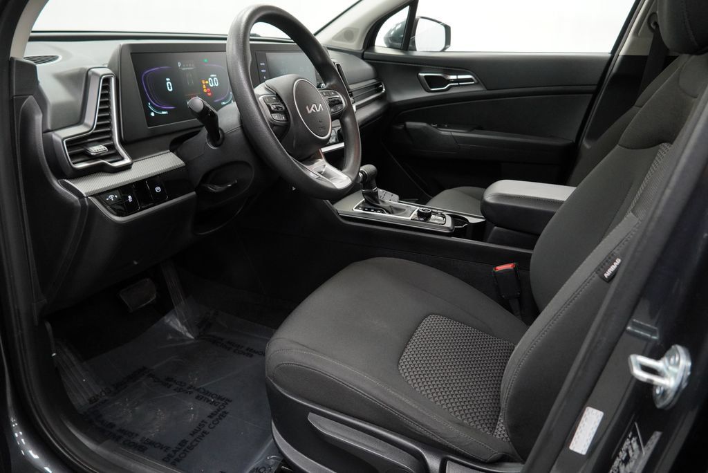 Used 2023 Kia Sportage LX AWD/4WD image 11