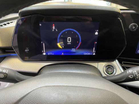 Used 2025 Chevrolet Trax LT w/ LT Convenience Package image 34