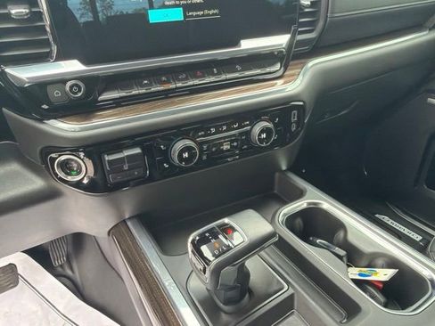 Used 2024 Chevrolet Silverado 1500 LT Trail Boss w/ Convenience Package II AWD/4WD image 29