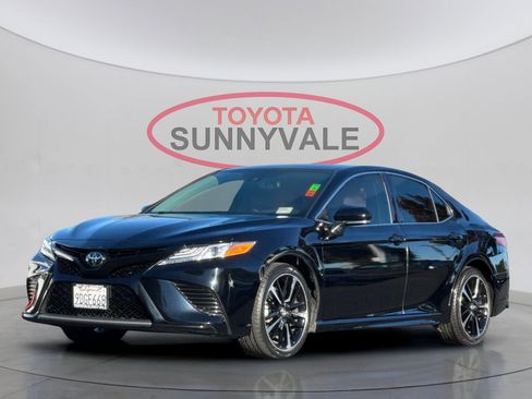 Used 2020 Toyota Camry XSE image 1