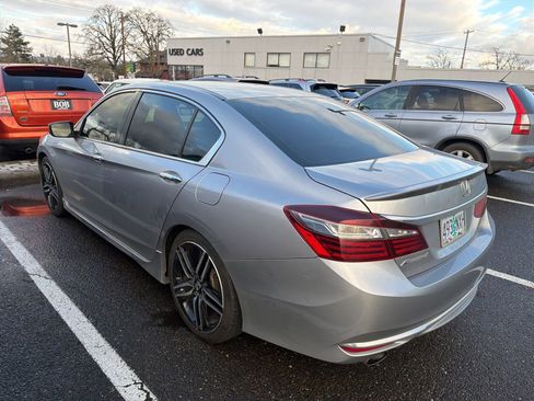 Used 2017 Honda Accord Sport image 6