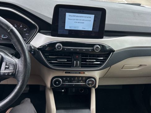 Used 2020 Ford Escape SEL image 16