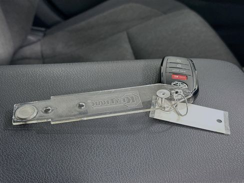 Used 2025 Toyota Camry LE image 33