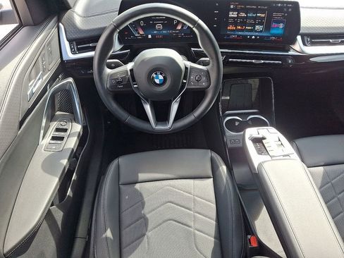 Used 2025 BMW X2 xDrive28i image 12