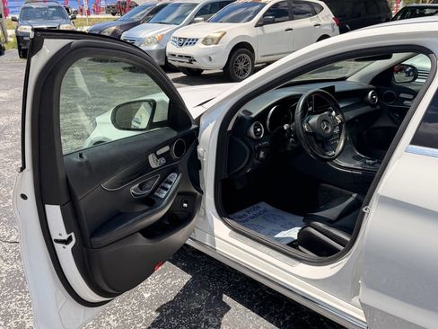 Used 2017 Mercedes-Benz C 300 Sedan image 9
