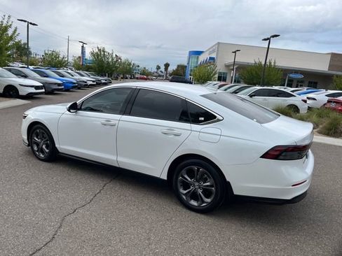 Certified 2023 Honda Accord EX image 18