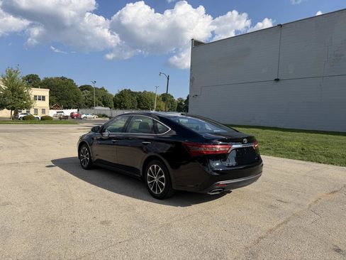 Used 2018 Toyota Avalon XLE FWD image 5