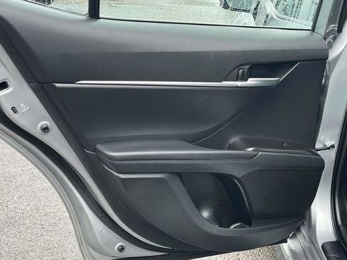 Used 2024 Toyota Camry SE image 16