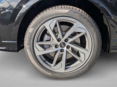 New 2025 Audi Q3 2.0T Premium image 9