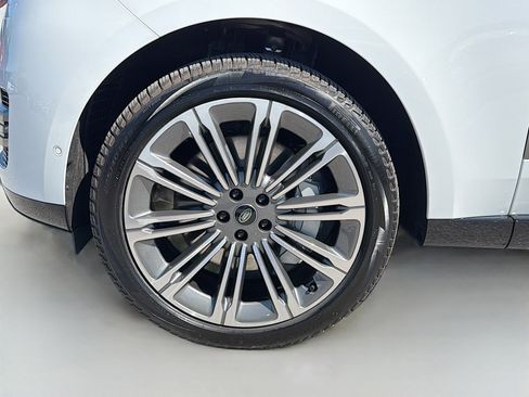 Used 2024 Land Rover Range Rover SE image 43