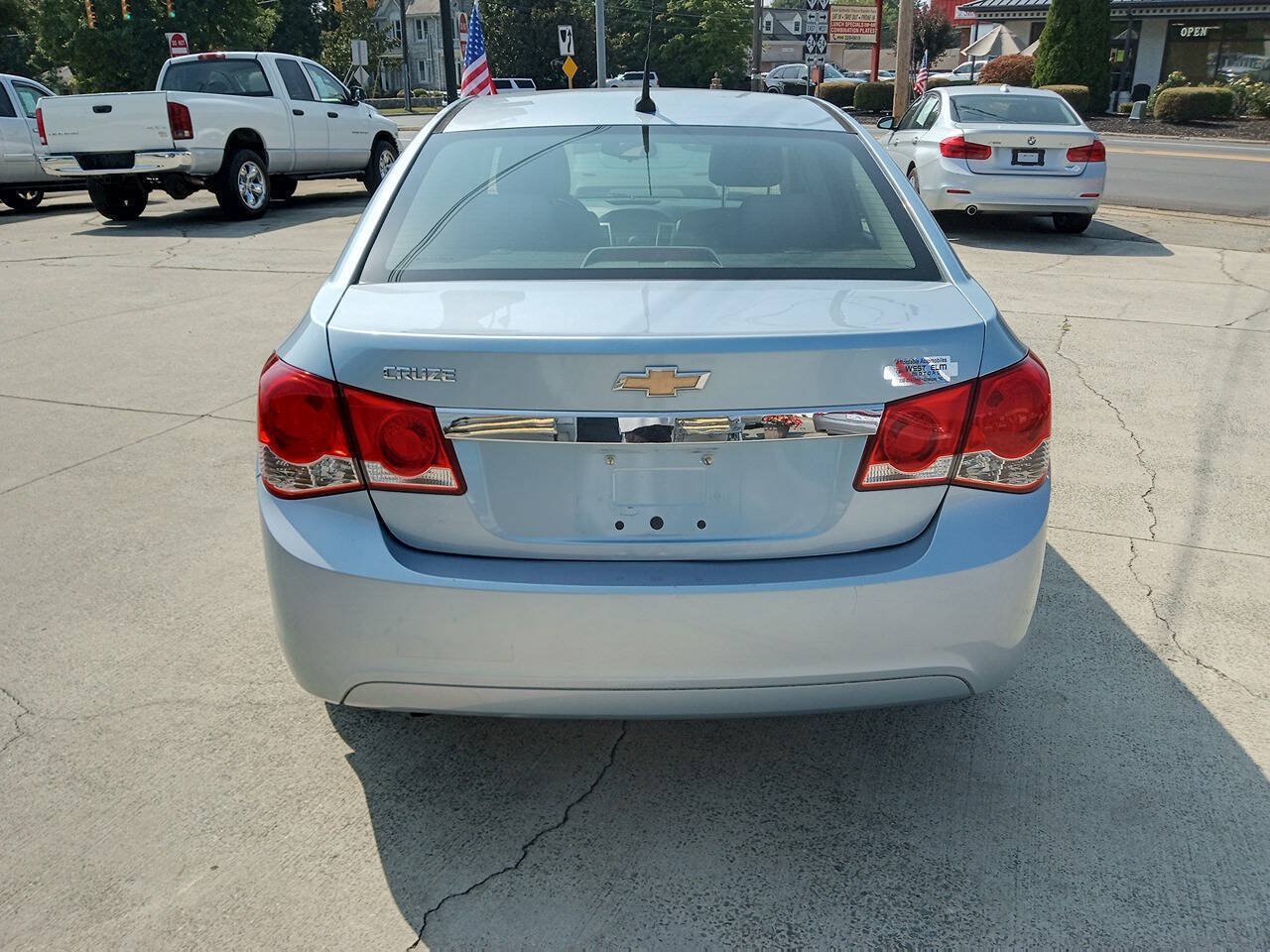 Used 2012 Chevrolet Cruze LS w/ Connectivity Package FWD image 5