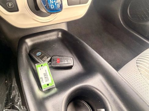 Used 2016 Toyota Prius Two image 14