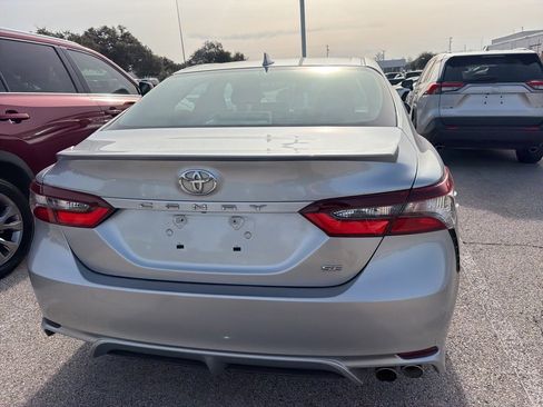 Used 2022 Toyota Camry SE image 6