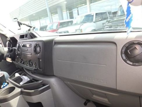 Used 2019 Ford E-350 and Econoline 350 Super Duty w/ Power Windows & Locks Group image 9