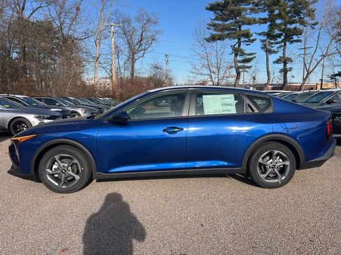 New 2025 Kia K4 LXS image 2