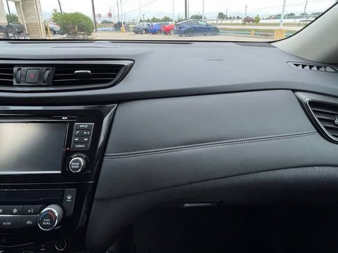 Used 2017 Nissan Rogue SL w/ SL Premium Package FWD image 30
