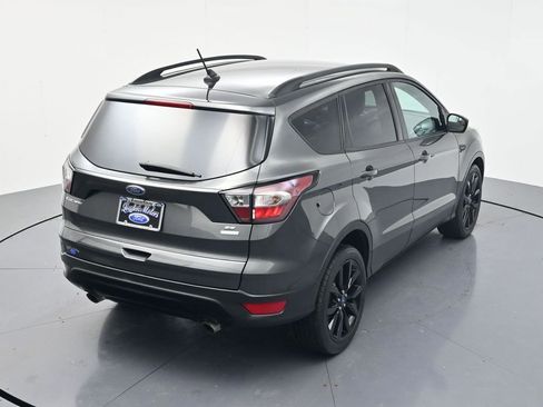 Used 2018 Ford Escape SE w/ SE Sport Appearance Package FWD image 38