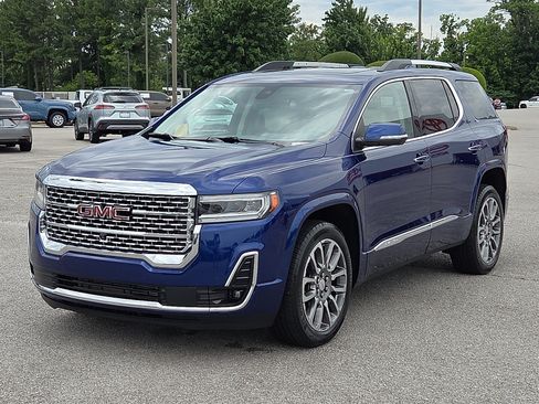 Used 2023 GMC Acadia Denali w/ Denali Ultimate Package FWD image 2