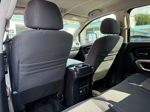 Used 2021 Nissan Titan SV w/ SV Convenience Package image 15