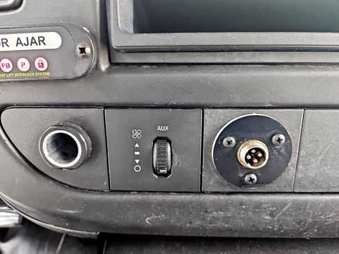 Used 2015 Chevrolet Express 3500 w/ Shuttle Bus Package image 38