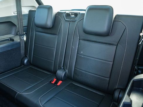 Used 2021 Volkswagen Tiguan SE image 20