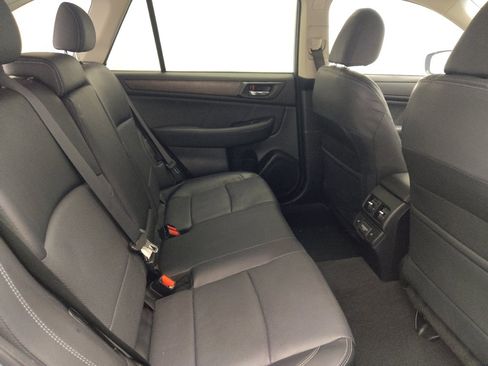Used 2018 Subaru Outback 2.5i Limited AWD/4WD image 19