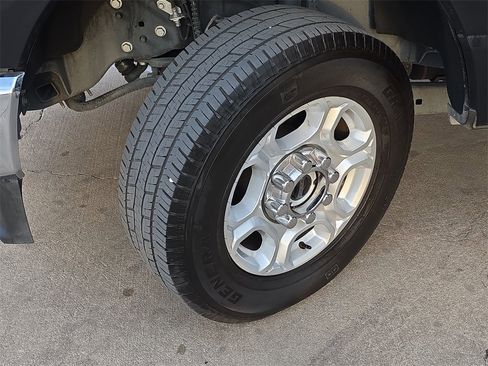 Used 2025 Ford F250 XLT image 25