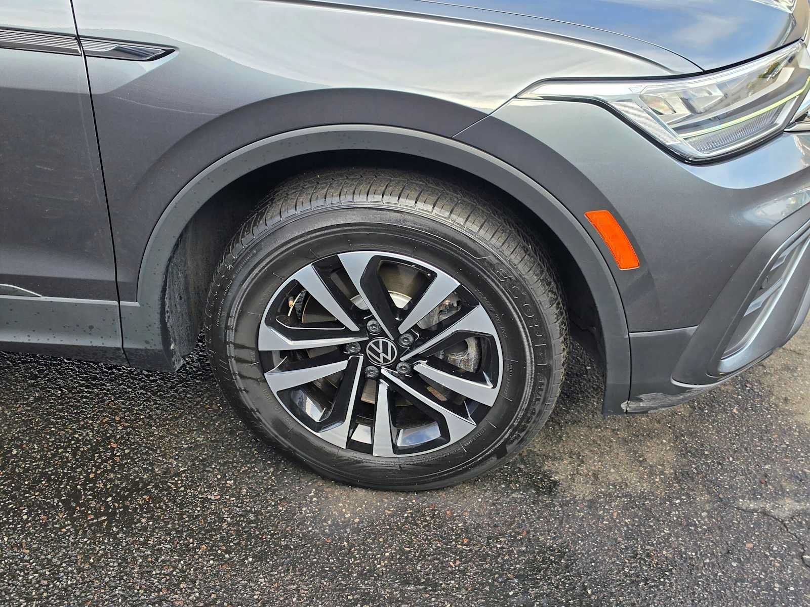 Used 2022 Volkswagen Tiguan S FWD image 9