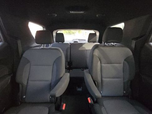 Used 2023 Chevrolet Traverse LT FWD image 18