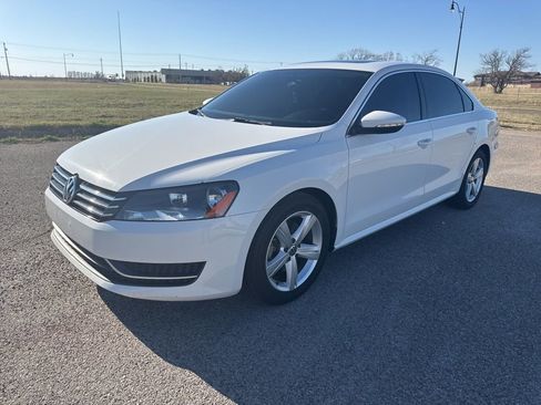 Used 2012 Volkswagen Passat 2.5 SE image 1