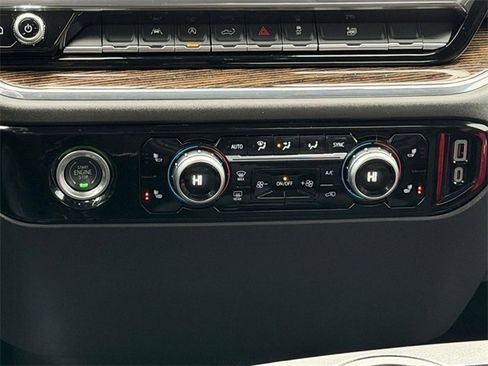 Used 2024 GMC Sierra 1500 Elevation image 14